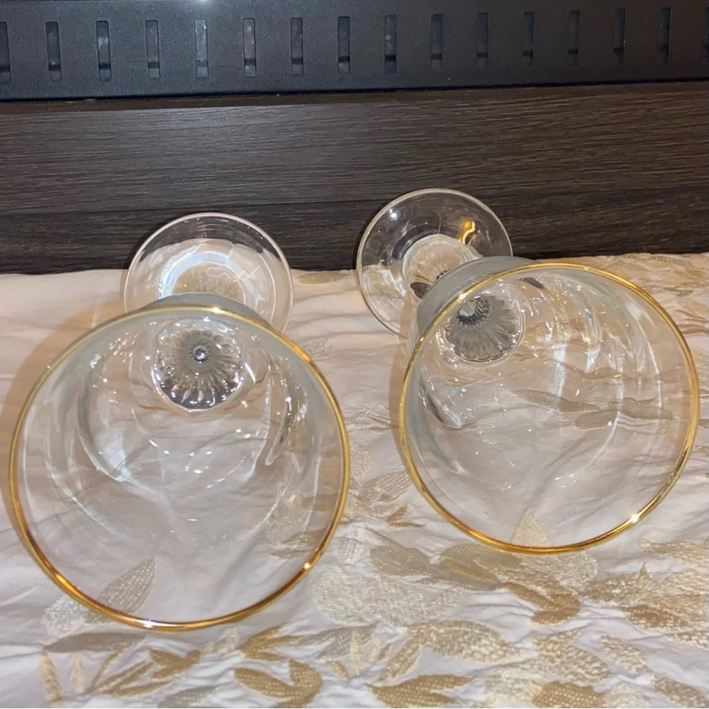 NWOT Gold Rimed Elegant Wine Glasses, Stunning Simple Design, Great Condition🍷🍷